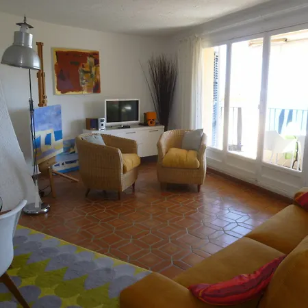 Coquelic Apartment